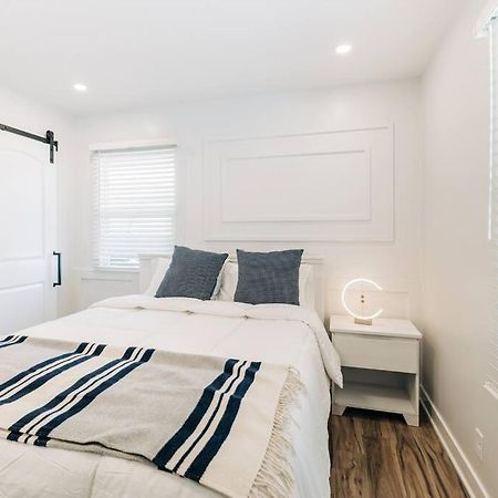Beautiful Luxury Home Freshly Renovated With Big Yard, Seating & Grill Pad Cottage Grove Buitenkant foto