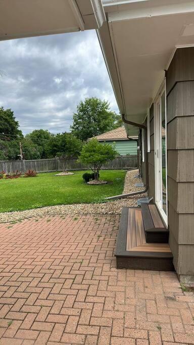 Beautiful Luxury Home Freshly Renovated With Big Yard, Seating & Grill Pad Cottage Grove Buitenkant foto