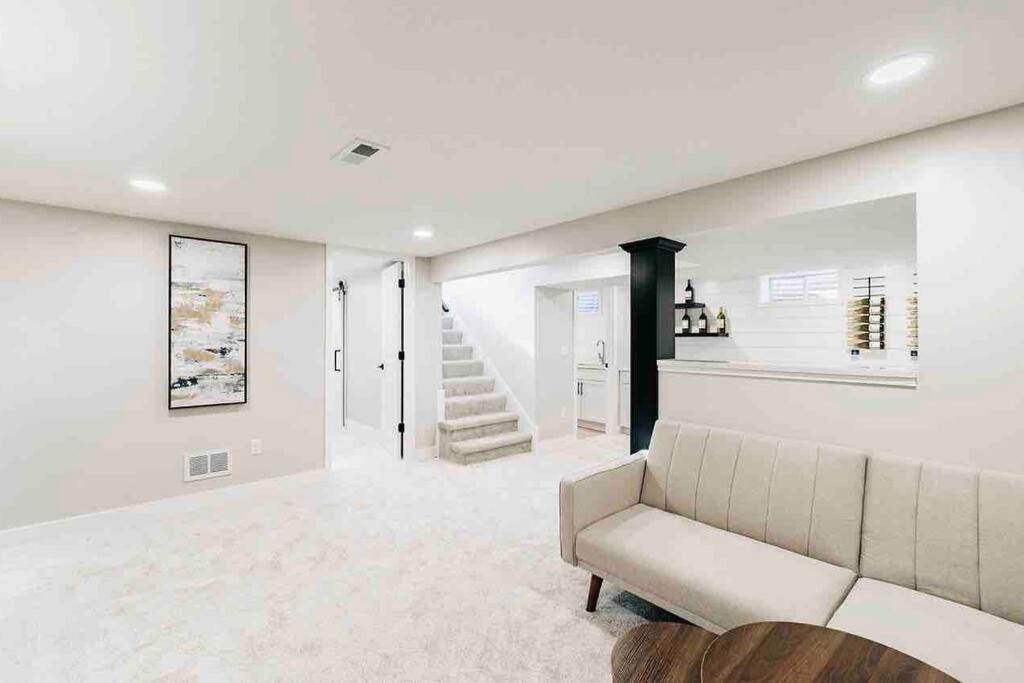 Beautiful Luxury Home Freshly Renovated With Big Yard, Seating & Grill Pad Cottage Grove Buitenkant foto