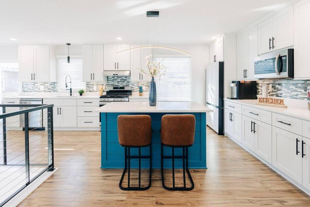 Beautiful Luxury Home Freshly Renovated With Big Yard, Seating & Grill Pad Cottage Grove Buitenkant foto